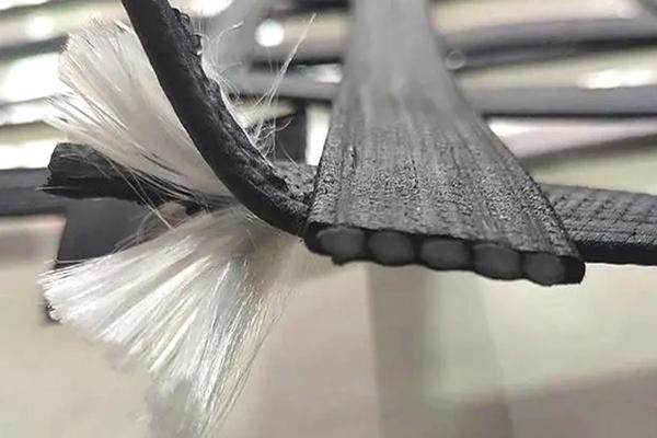 高韌性聚酯紗線集束土工格柵怎么制作呢？  第1張
